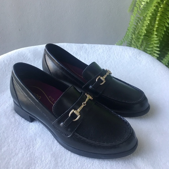 Munro Gryffin Black Loafer Size 6.5W NWOB 1.25” heel Academia Preppy College - Picture 1 of 10